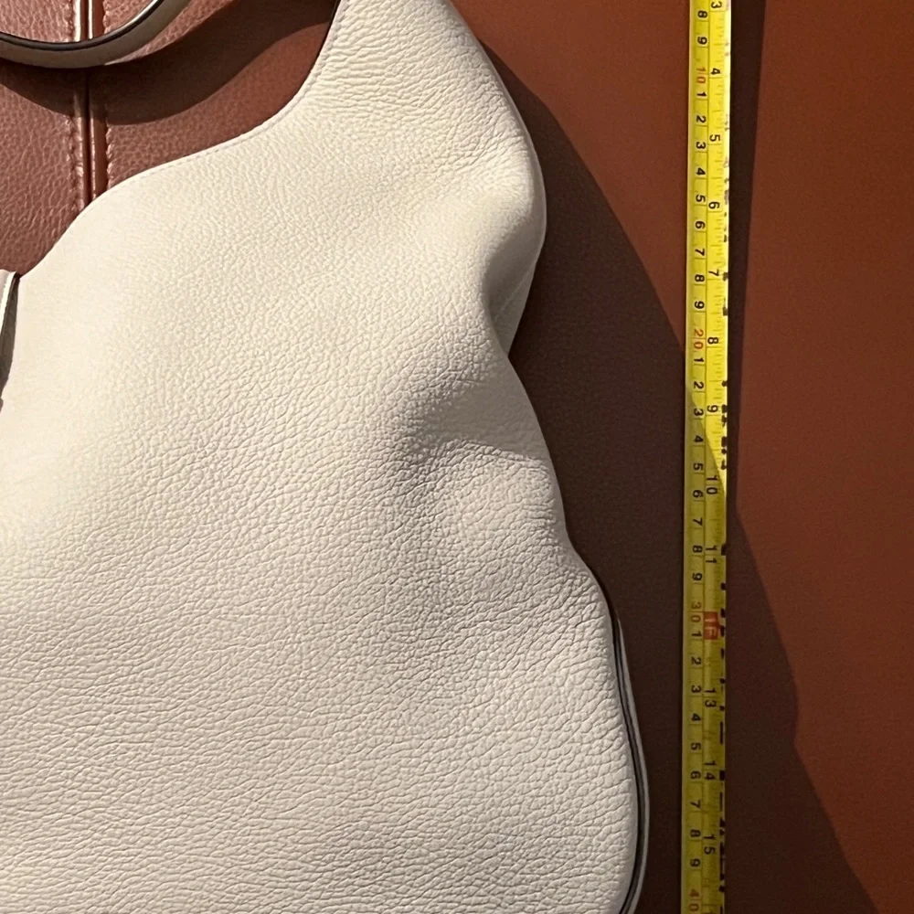 Gucci Handbag-Authentic - Picture 6 of 10